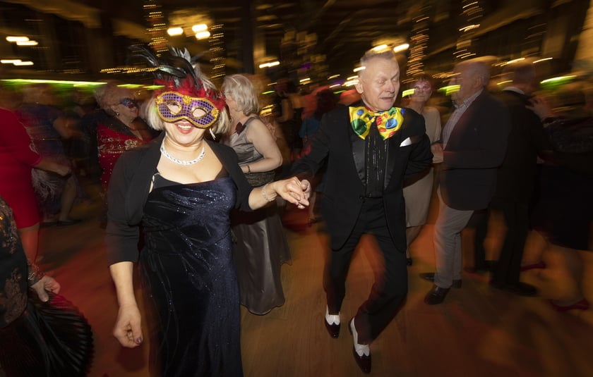 Bal maskowy seniorów z okazji Dnia Babci i Dziadka