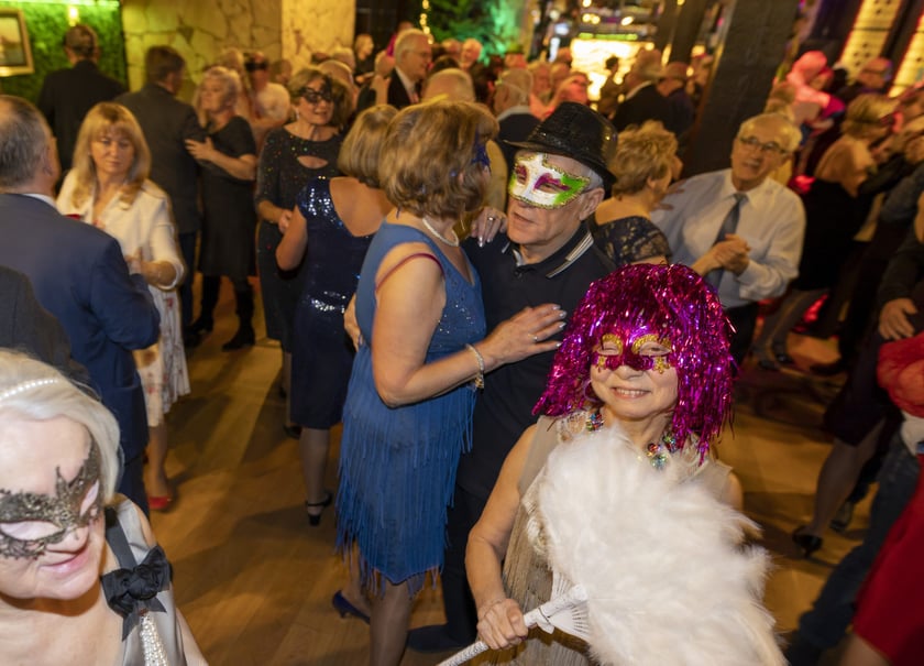 Bal maskowy seniorów z okazji Dnia Babci i Dziadka
