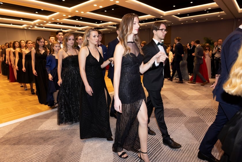 Studniówka XIV LO we Wrocławiu, 21 stycznia 2023 r., Hotel Q Plus na Bielanach Wrocławskich