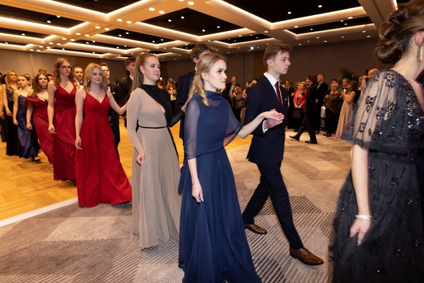 Studniówka XIV LO we Wrocławiu, 21 stycznia 2023 r., Hotel Q Plus na Bielanach Wrocławskich