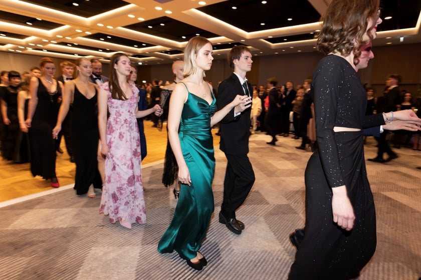 Studniówka XIV LO we Wrocławiu, 21 stycznia 2023 r., Hotel Q Plus na Bielanach Wrocławskich