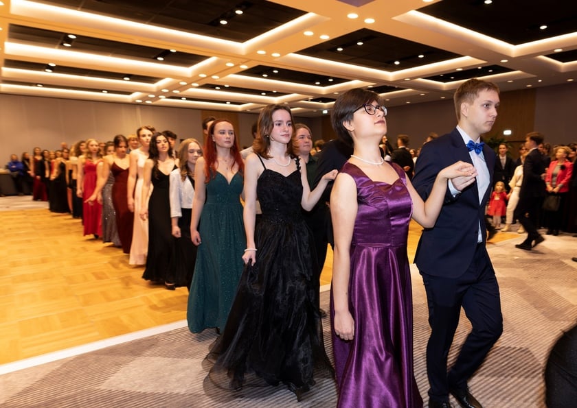 Studniówka XIV LO we Wrocławiu, 21 stycznia 2023 r., Hotel Q Plus na Bielanach Wrocławskich