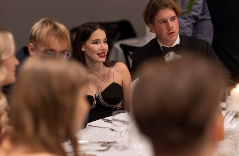 Studniówka XIV LO we Wrocławiu, 21 stycznia 2023 r., Hotel Q Plus na Bielanach Wrocławskich