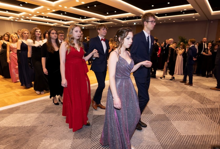 Studniówka XIV LO we Wrocławiu, 21 stycznia 2023 r., Hotel Q Plus na Bielanach Wrocławskich