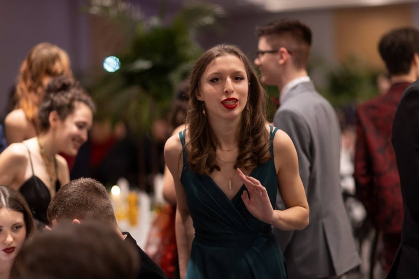 Studniówka XIV LO we Wrocławiu, 21 stycznia 2023 r., Hotel Q Plus na Bielanach Wrocławskich