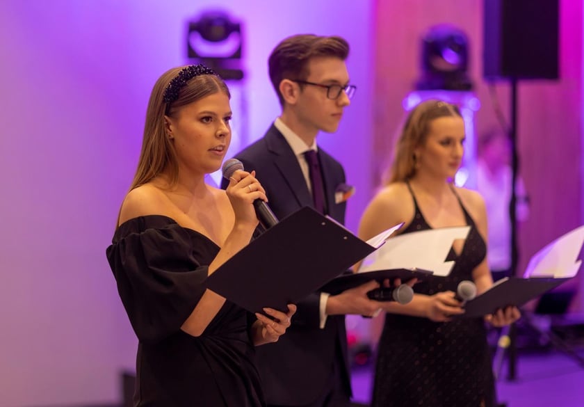Studniówka XIV LO we Wrocławiu, 21 stycznia 2023 r., Hotel Q Plus na Bielanach Wrocławskich