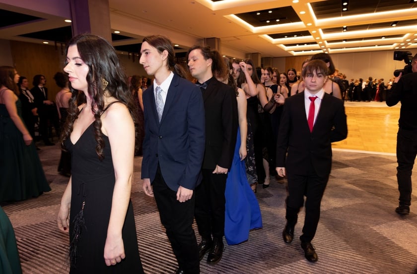 Studniówka XIV LO we Wrocławiu, 21 stycznia 2023 r., Hotel Q Plus na Bielanach Wrocławskich