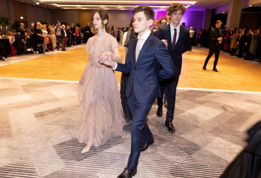 Studniówka XIV LO we Wrocławiu, 21 stycznia 2023 r., Hotel Q Plus na Bielanach Wrocławskich