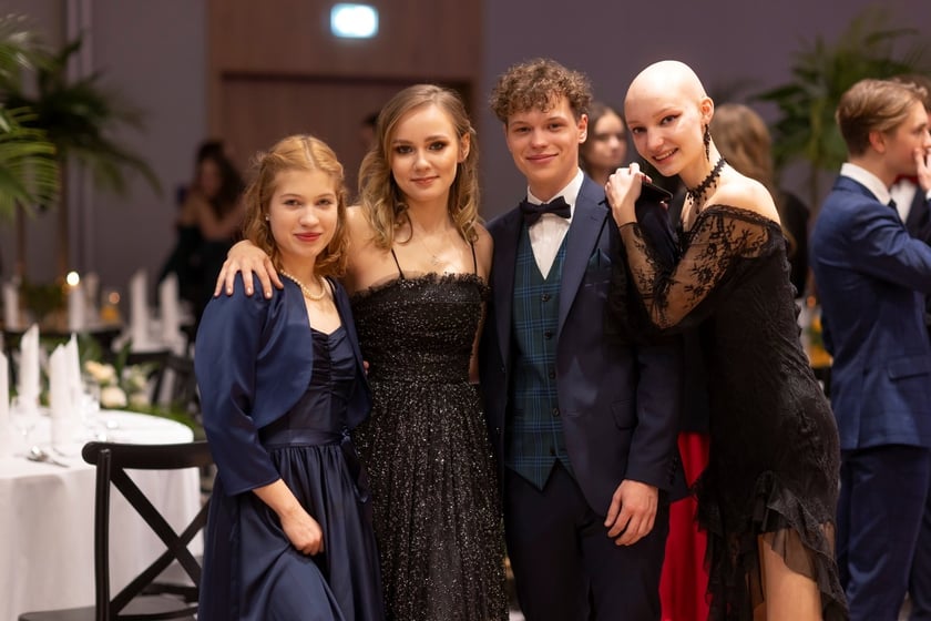 Studniówka XIV LO we Wrocławiu, 21 stycznia 2023 r., Hotel Q Plus na Bielanach Wrocławskich