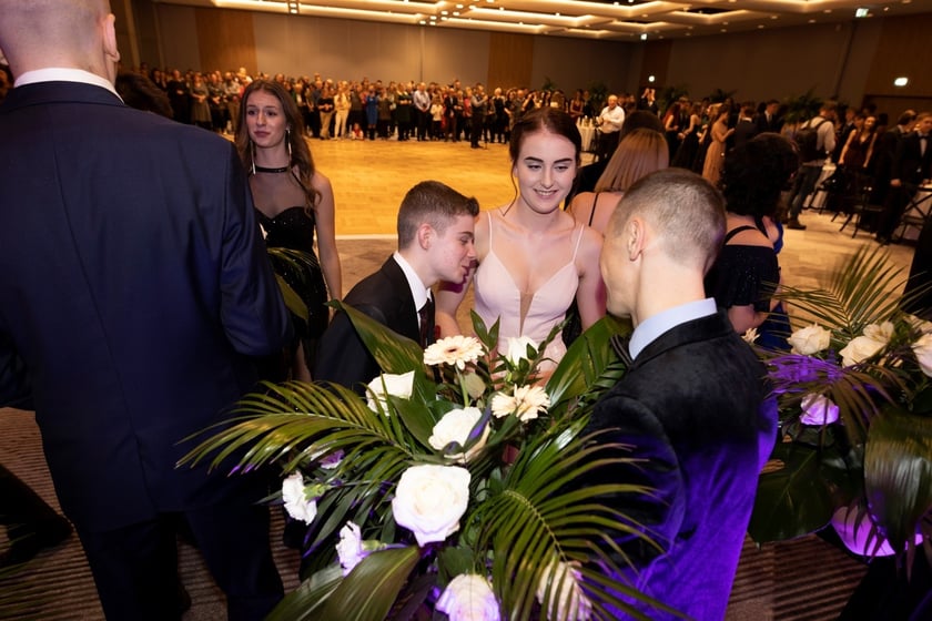 Studniówka XIV LO we Wrocławiu, 21 stycznia 2023 r., Hotel Q Plus na Bielanach Wrocławskich