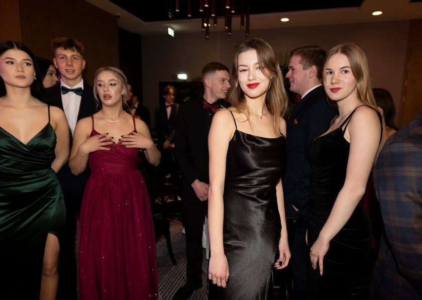 Studniówka XIV LO we Wrocławiu, 21 stycznia 2023 r., Hotel Q Plus na Bielanach Wrocławskich