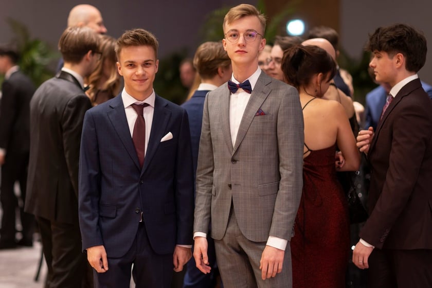 Studniówka XIV LO we Wrocławiu, 21 stycznia 2023 r., Hotel Q Plus na Bielanach Wrocławskich