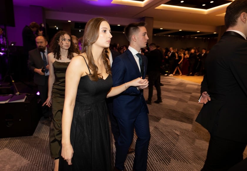 Studniówka XIV LO we Wrocławiu, 21 stycznia 2023 r., Hotel Q Plus na Bielanach Wrocławskich