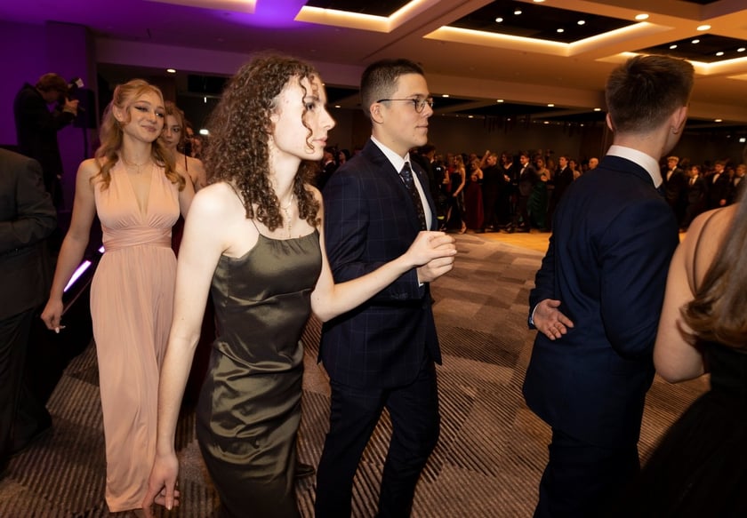 Studniówka XIV LO we Wrocławiu, 21 stycznia 2023 r., Hotel Q Plus na Bielanach Wrocławskich