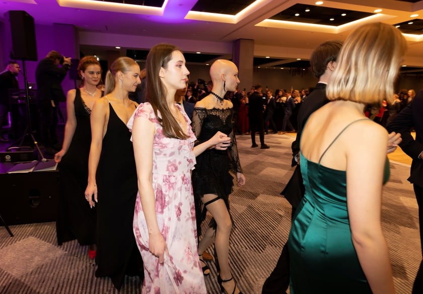 Studniówka XIV LO we Wrocławiu, 21 stycznia 2023 r., Hotel Q Plus na Bielanach Wrocławskich