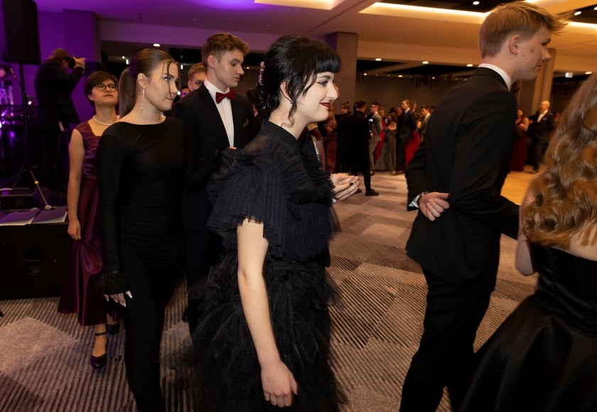 Studniówka XIV LO we Wrocławiu, 21 stycznia 2023 r., Hotel Q Plus na Bielanach Wrocławskich