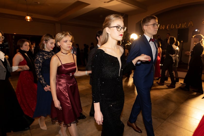 Na zdjęciu licealiści III LO na balu studniówkowym 21.01.2023 r.