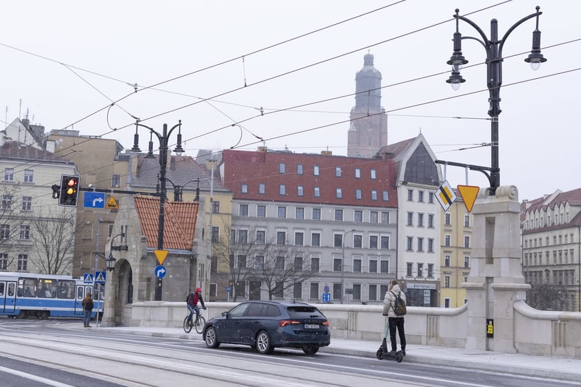 Mosty Pomorskie oddane do użytku dla pieszych i kierowców po trzyletnim remoncie