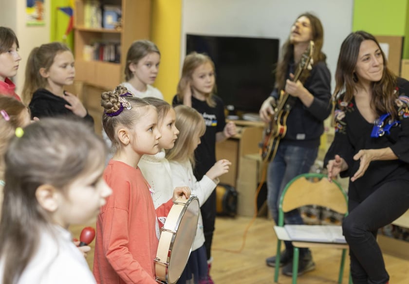 Próba chóru dziecięcego KapustaBand prowadzonego przez Marię Kolomiyets