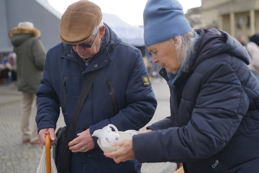 Giełda Staroci pod Iglicą przy Hali Stulecia we Wrocławiu