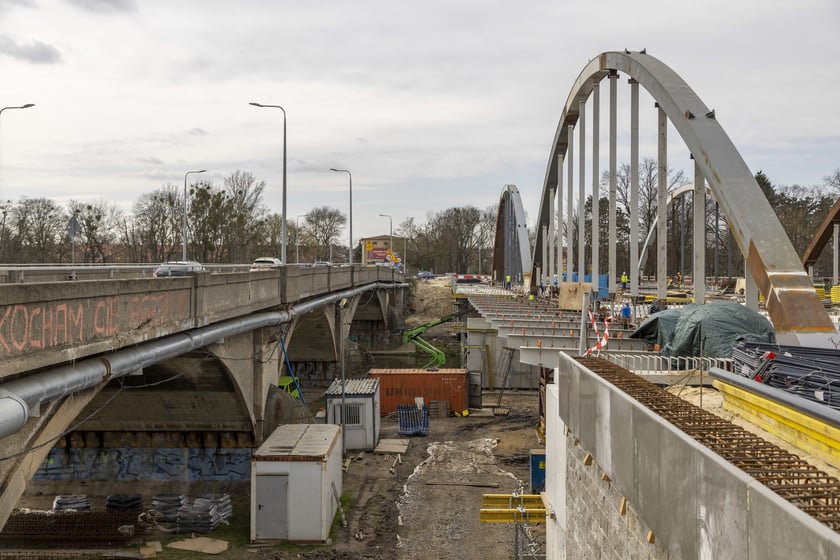Budowa mostów Chrobrego