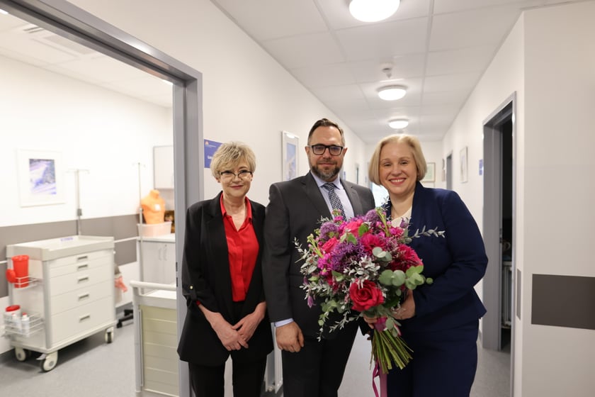 Zdjęcie z oficjalnego otwarcia Ośrodka Żywienia Klinicznego w szpitalu przy ul. Koszarowej
