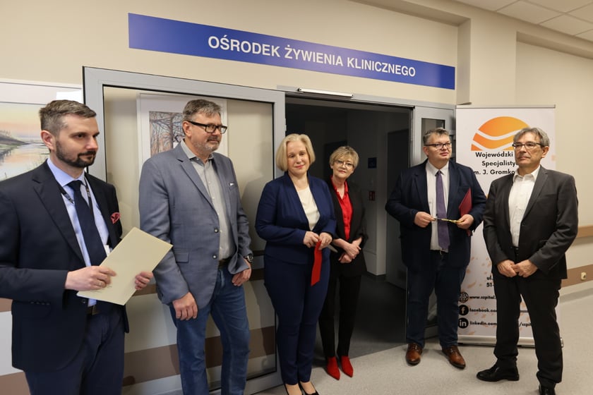 Zdjęcie z oficjalnego otwarcia Ośrodka Żywienia Klinicznego w szpitalu przy ul. Koszarowej