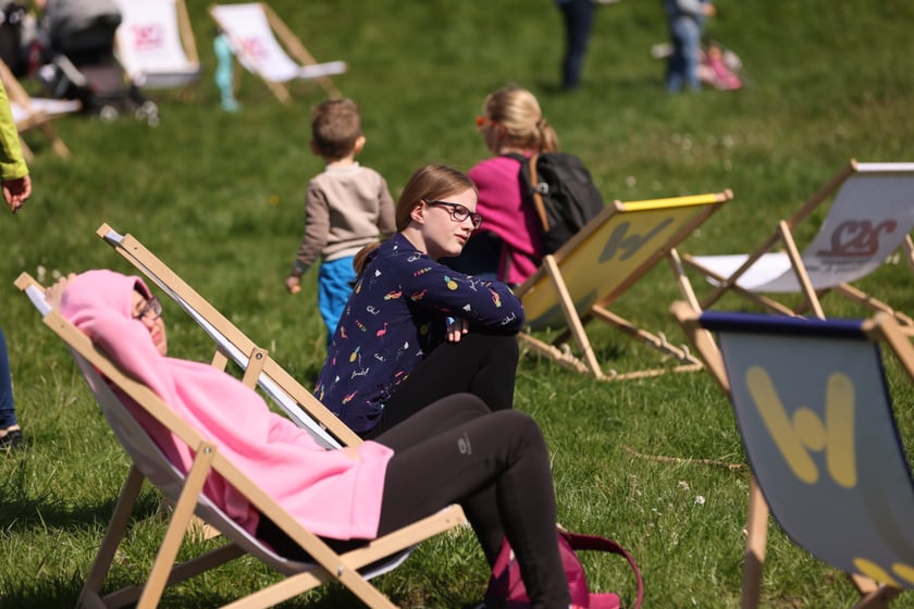 Piknik i gra terenowa na Popowicach zorganizowane przez Wrocławskie Centrum  Rozwoju Społecznego