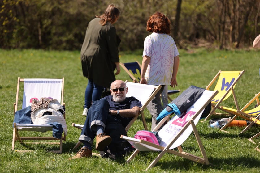 Piknik i gra terenowa na Popowicach zorganizowane przez Wrocławskie Centrum  Rozwoju Społecznego