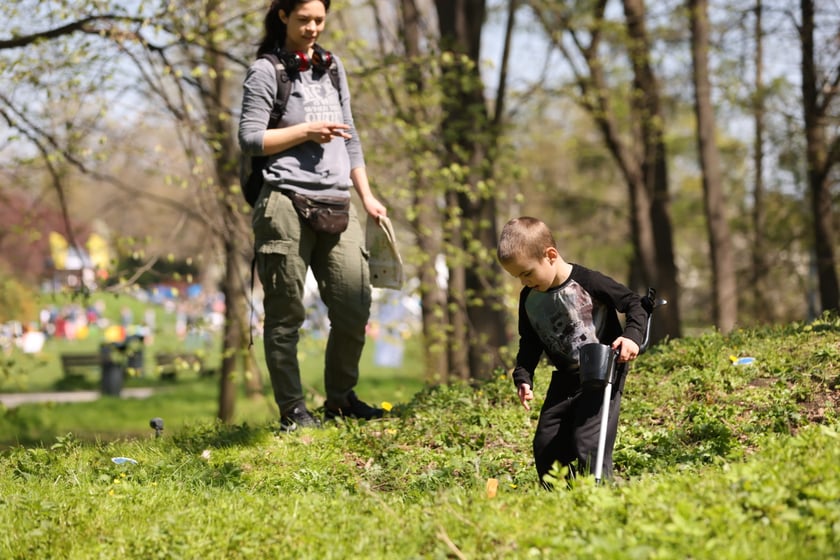 Piknik i gra terenowa na Popowicach zorganizowane przez Wrocławskie Centrum  Rozwoju Społecznego
