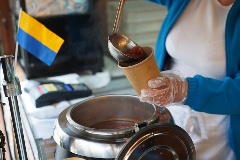 Jarmark Świętojański 2023 we Wrocławiu. Na zdjęciu produkty, które można kupić