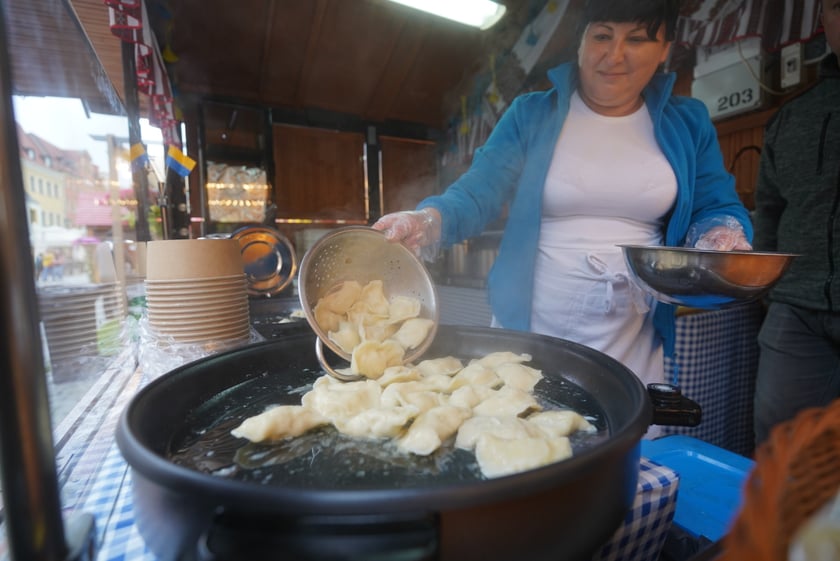 Jarmark Świętojański 2023 we Wrocławiu. Na zdjęciu produkty, które można kupić