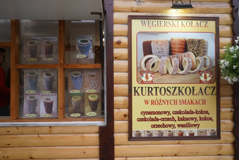 Jarmark Świętojański 2023 we Wrocławiu. Na zdjęciu produkty, które można kupić