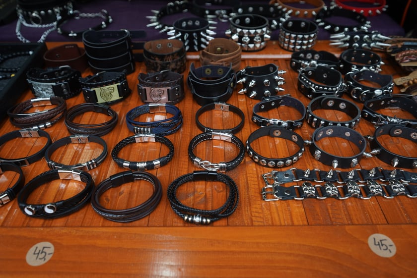 Jarmark Świętojański 2023 we Wrocławiu. Na zdjęciu produkty, które można kupić