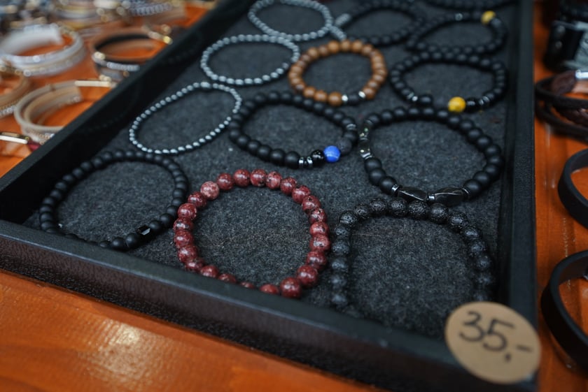 Jarmark Świętojański 2023 we Wrocławiu. Na zdjęciu produkty, które można kupić