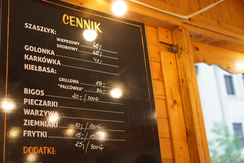 Jarmark Świętojański 2023 we Wrocławiu. Na zdjęciu produkty, które można kupić