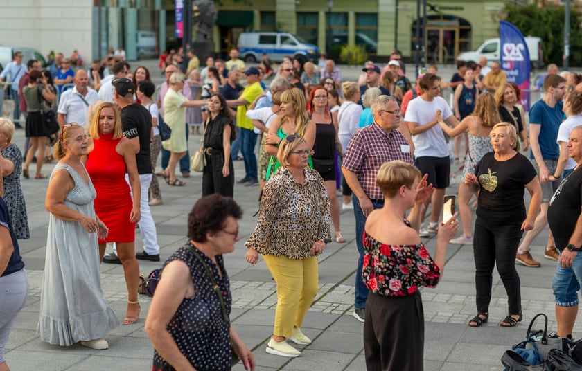 Potańcówka na placu Wolności