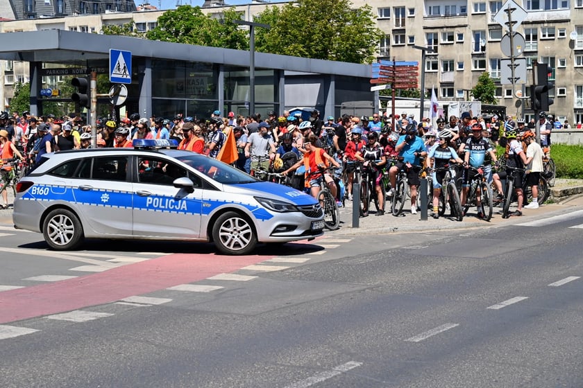 Wrocławskie Święto Rowerzysty. Przejazd przez miasto był kluczowym momentem fiesty, która zakończyła się piknikiem w parku Stanisława Tołpy.