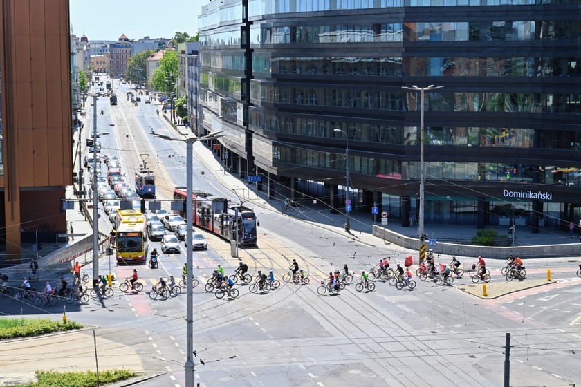 Wrocławskie Święto Rowerzysty. Przejazd przez miasto był kluczowym momentem fiesty, która zakończyła się piknikiem w parku Stanisława Tołpy.