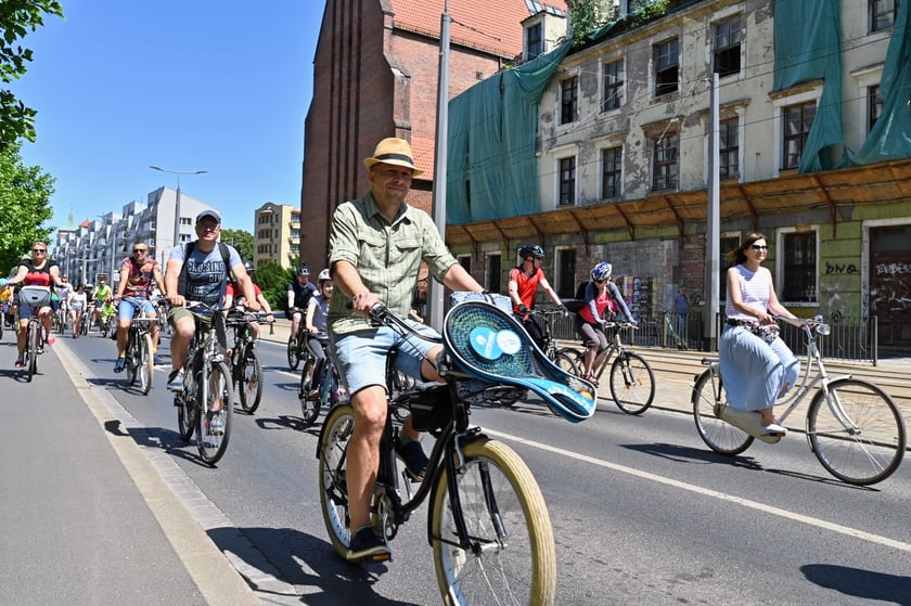 Wrocławskie Święto Rowerzysty. Przejazd przez miasto był kluczowym momentem fiesty, która zakończyła się piknikiem w parku Stanisława Tołpy.