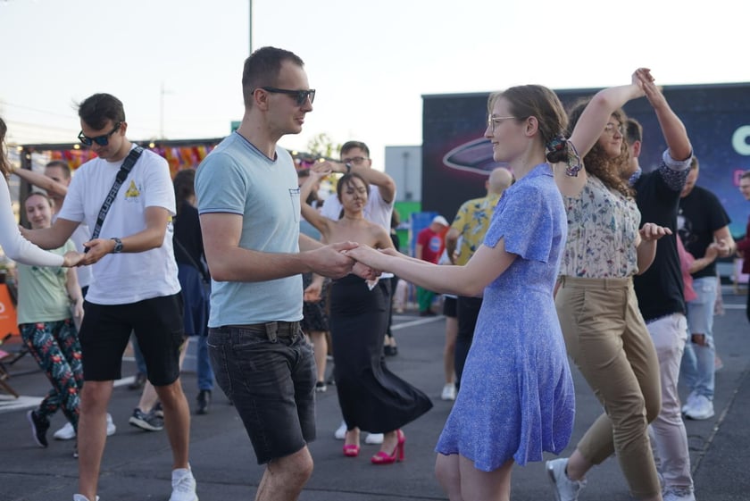 Potańcówka na Dachu ? rock?n?rollowe szaleństwo na szczycie Galerii Dominikańskiej