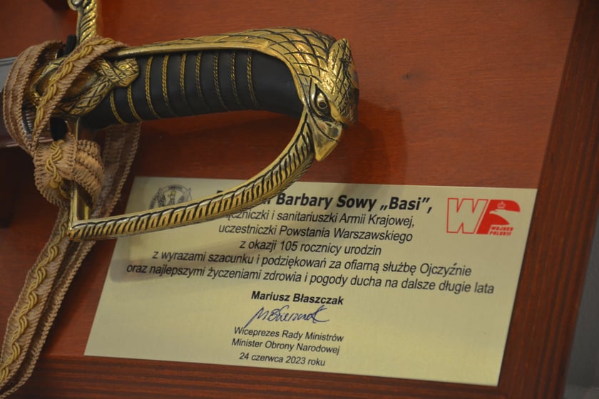 Urodziny Barbary Sowy na terenie jednostki wojskowej przy al. Hallerra