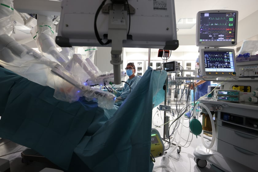 Operacja z udziałem robota Da Vinci w USK