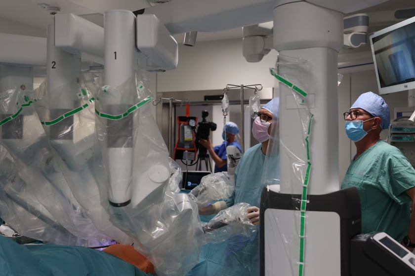 Operacja z udziałem robota Da Vinci w USK