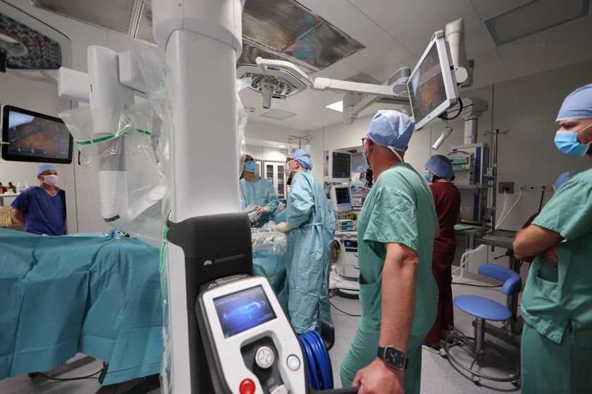 Operacja z udziałem robota Da Vinci w USK