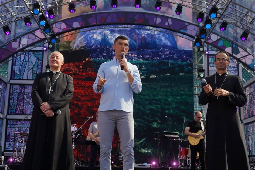 Uczestnicy ChwałaMu 2023. Tarczyński Arena Wrocław
