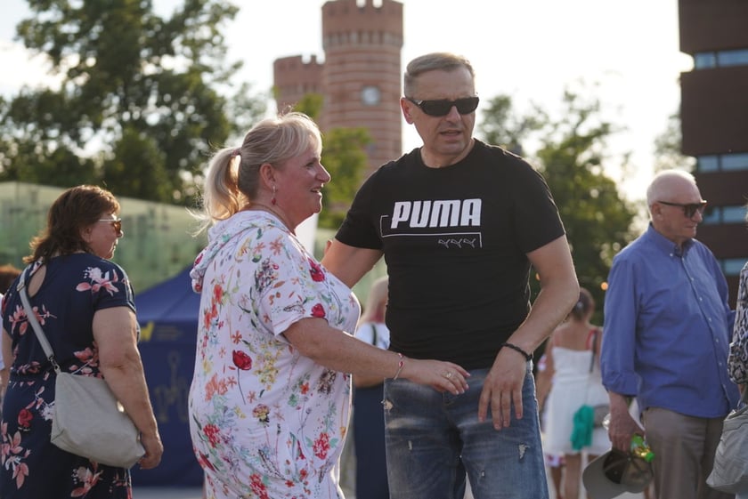 Uczestnicy potańcówki na pl. Wolności w sobotę 8 lipca