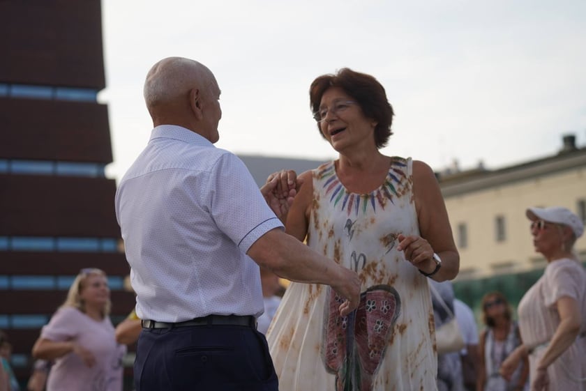 Uczestnicy potańcówki na pl. Wolności w sobotę 8 lipca