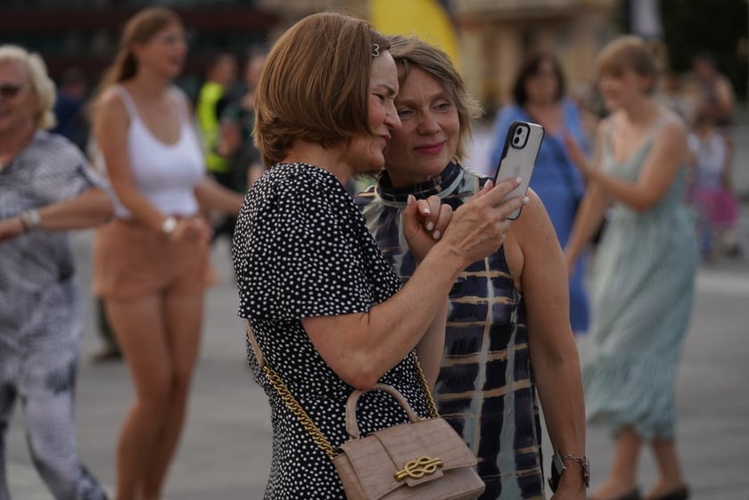 Uczestnicy potańcówki na pl. Wolności w sobotę 8 lipca