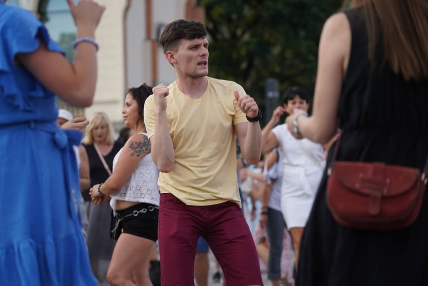 Uczestnicy potańcówki na pl. Wolności w sobotę 8 lipca